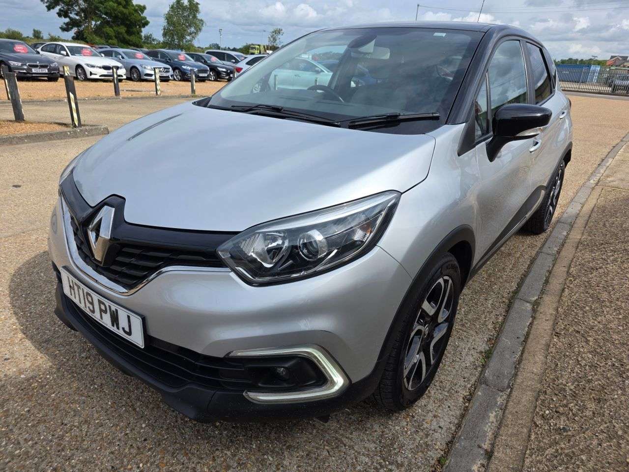 A 2019 RENAULT CAPTUR 1.5 dCi ENERGY Iconic SUV 5dr Diesel EDC Euro 6 (s/s) (90 ps) A 2019 RENAULT CAPTUR 1.5 dCi ENERGY Iconic SUV 5dr Diesel EDC Euro 6 (s/s) (90 ps)