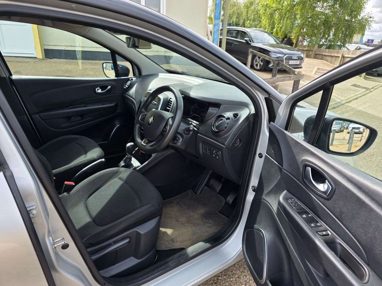 2019 RENAULT CAPTUR 2019 RENAULT CAPTUR