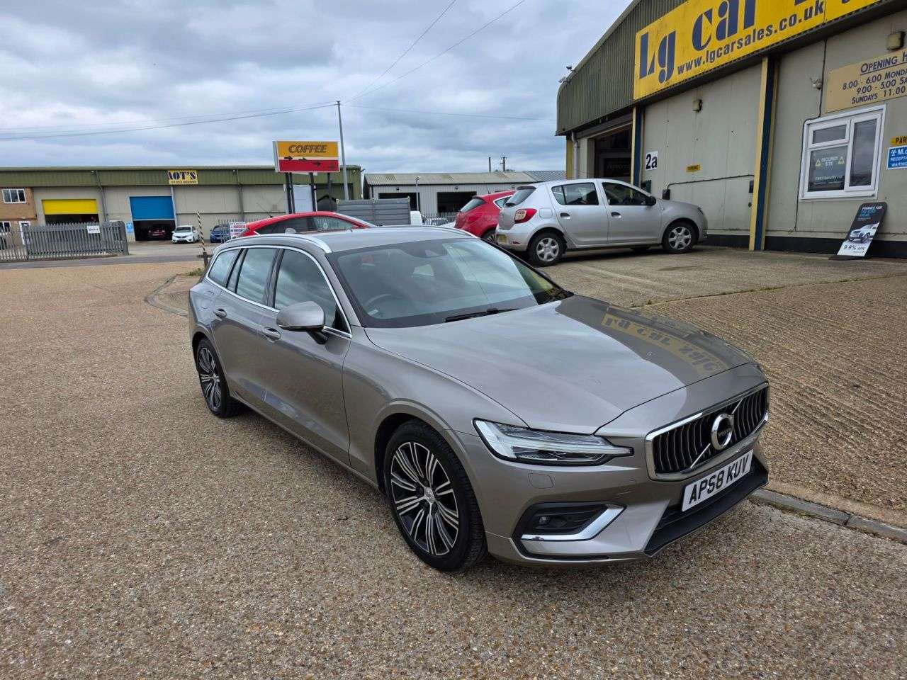 2019 VOLVO V60 2019 VOLVO V60