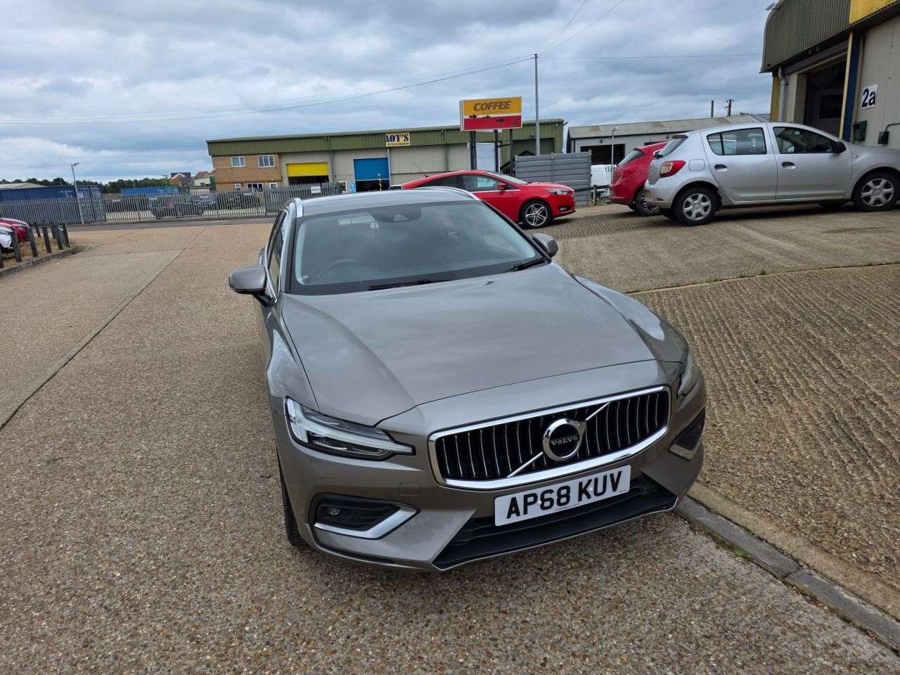 2019 VOLVO V60 2019 VOLVO V60