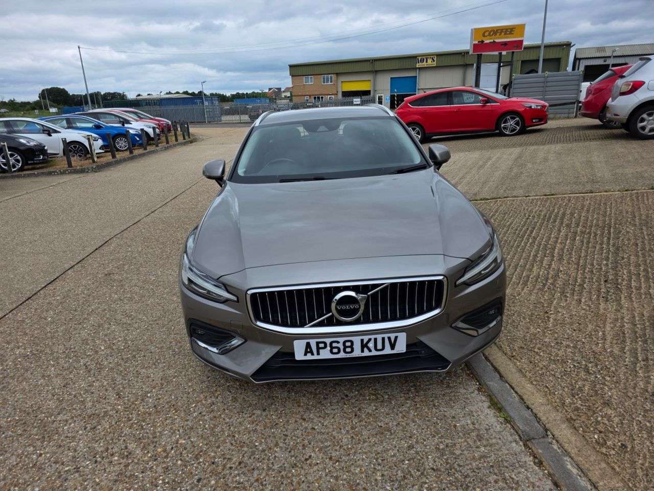 2019 VOLVO V60 2019 VOLVO V60