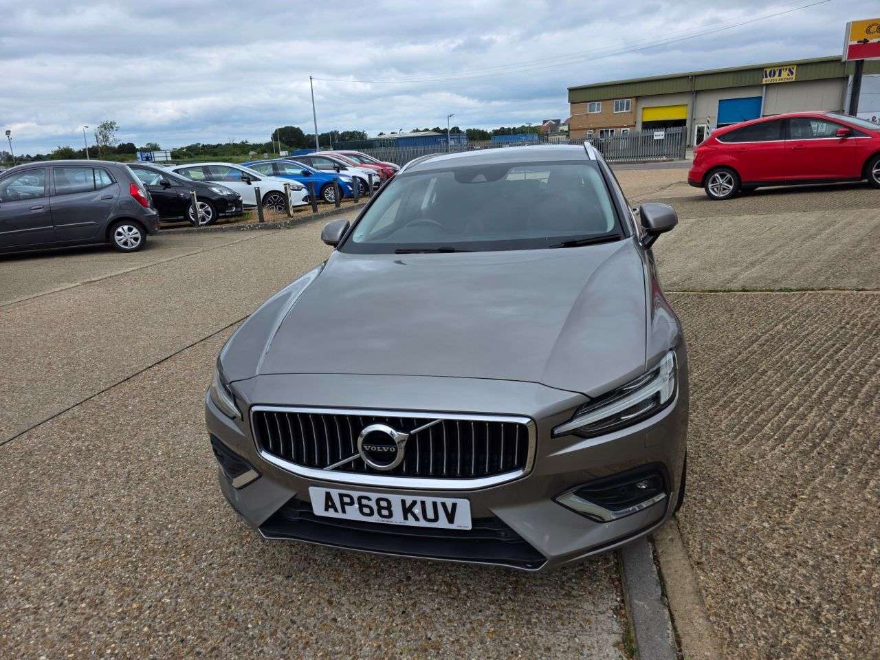 2019 VOLVO V60 2019 VOLVO V60