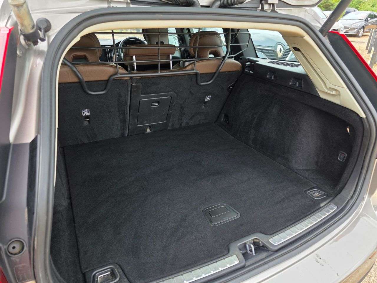 2019 VOLVO V60 2019 VOLVO V60