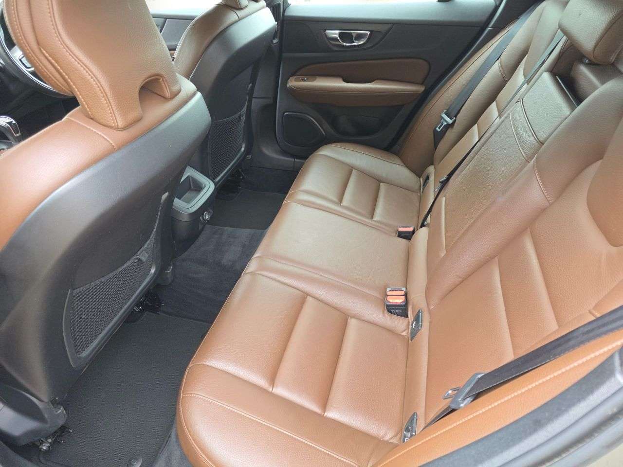 2019 VOLVO V60 2019 VOLVO V60