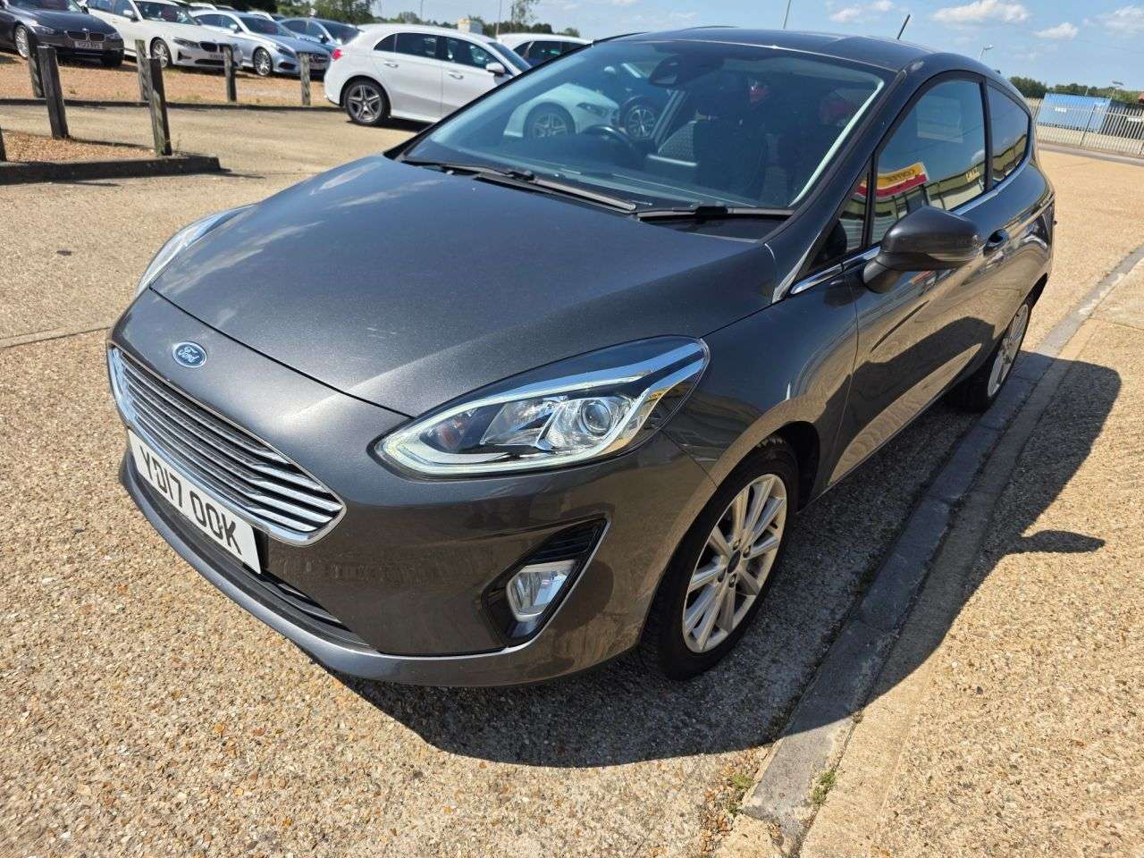 A 2017 FORD FIESTA 1.0T EcoBoost Titanium Hatchback 3dr Petrol Manual Euro 6 (s/s) (100 ps) A 2017 FORD FIESTA 1.0T EcoBoost Titanium Hatchback 3dr Petrol Manual Euro 6 (s/s) (100 ps)