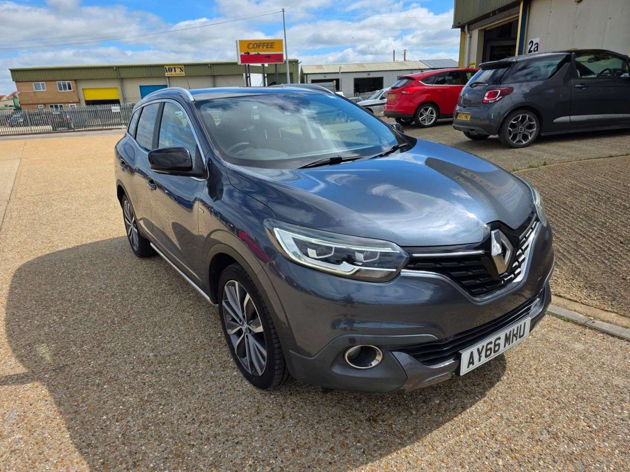 A 2016 RENAULT KADJAR 1.5 dCi Signature S Nav SUV 5dr Diesel Manual Euro 6 (s/s) (110 ps) A 2016 RENAULT KADJAR 1.5 dCi Signature S Nav SUV 5dr Diesel Manual Euro 6 (s/s) (110 ps)