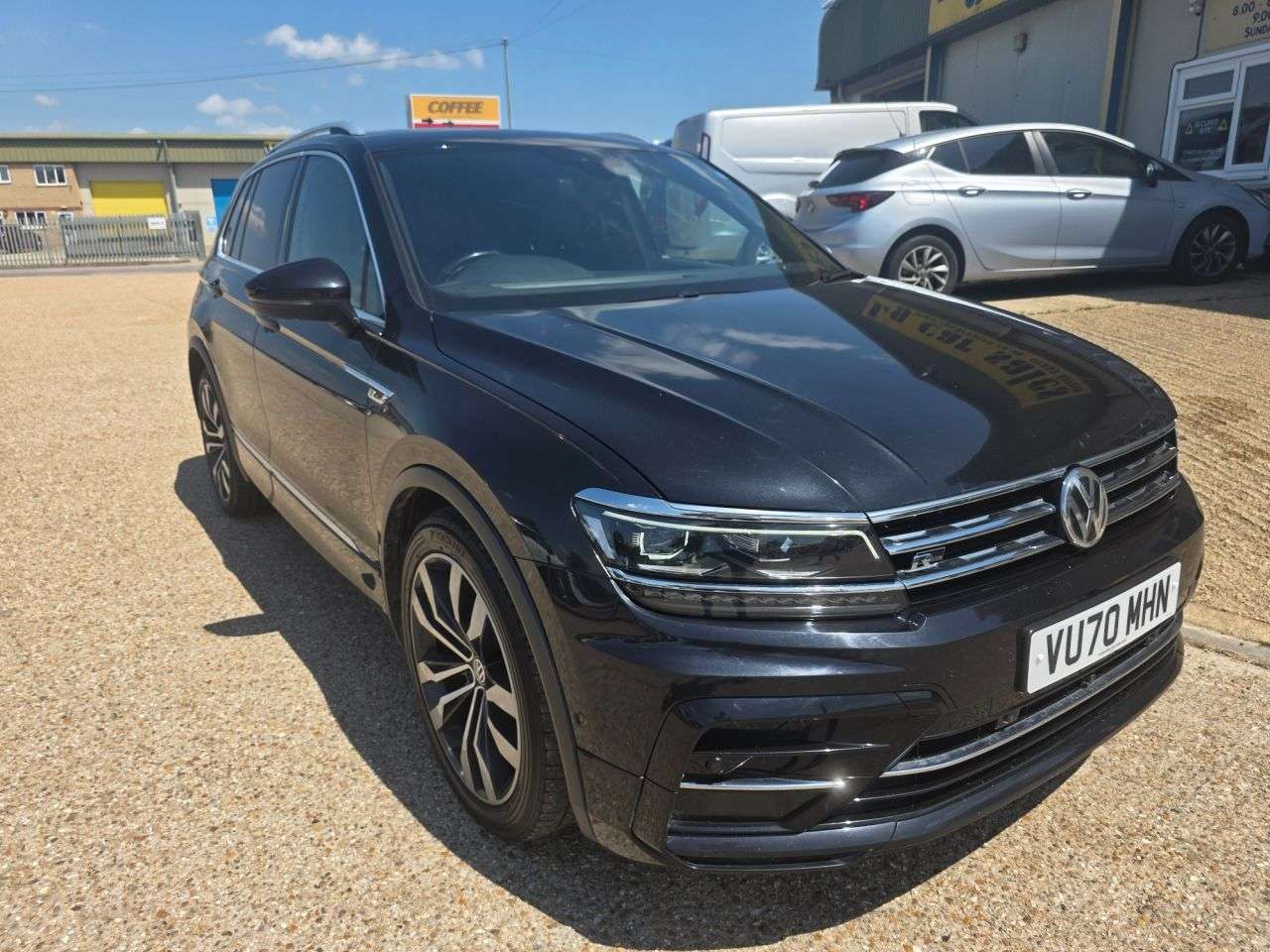 A 2020 VOLKSWAGEN TIGUAN 2.0 TDI R-Line Tech SUV 5dr Diesel DSG 4Motion Euro 6 (s/s) (150 ps) A 2020 VOLKSWAGEN TIGUAN 2.0 TDI R-Line Tech SUV 5dr Diesel DSG 4Motion Euro 6 (s/s) (150 ps)