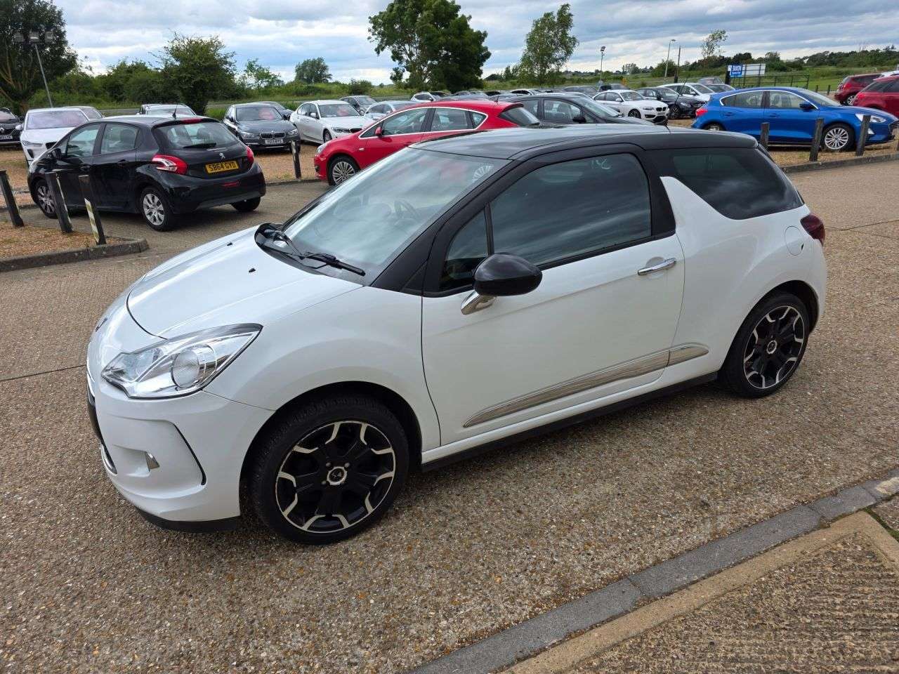 2015 DS AUTOMOBILES DS 3 2015 DS AUTOMOBILES DS 3