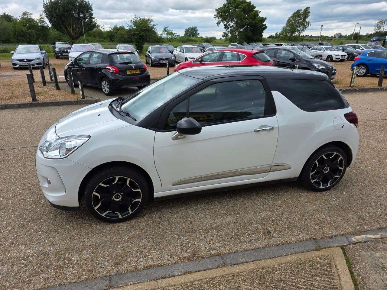 2015 DS AUTOMOBILES DS 3 2015 DS AUTOMOBILES DS 3