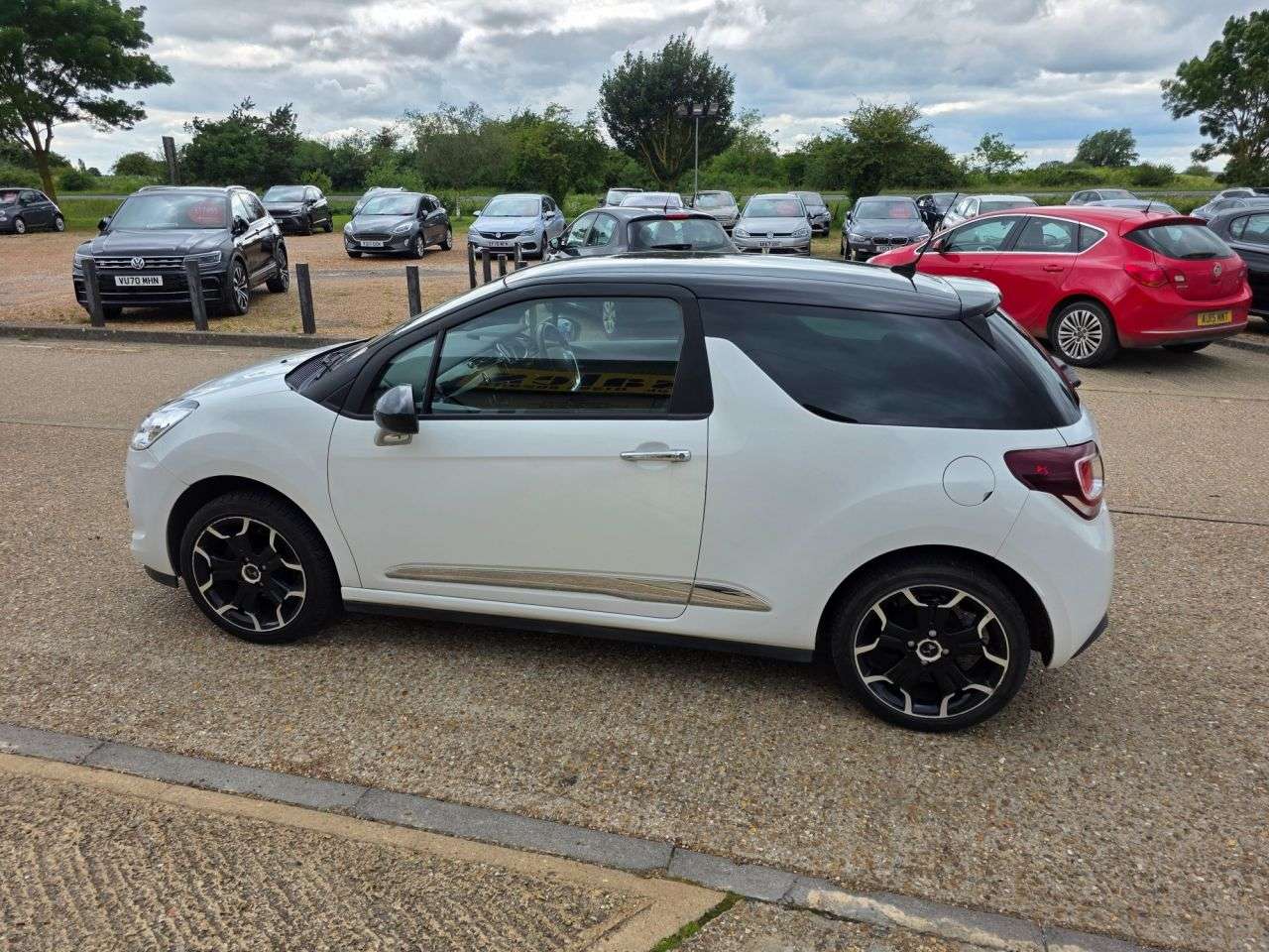 2015 DS AUTOMOBILES DS 3 2015 DS AUTOMOBILES DS 3