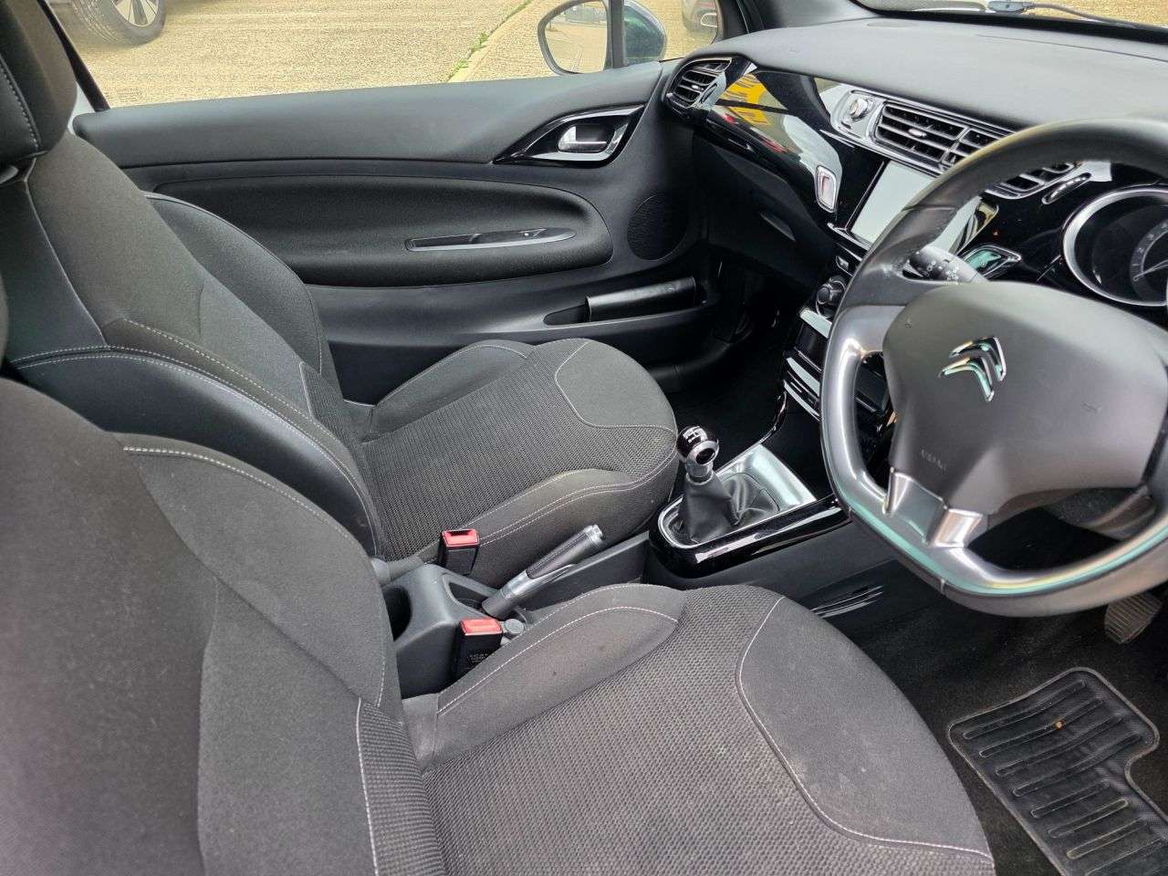 2015 DS AUTOMOBILES DS 3 2015 DS AUTOMOBILES DS 3