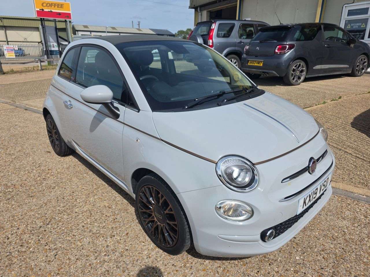 A 2019 FIAT 500 C COLLEZIONE A 2019 FIAT 500 C COLLEZIONE