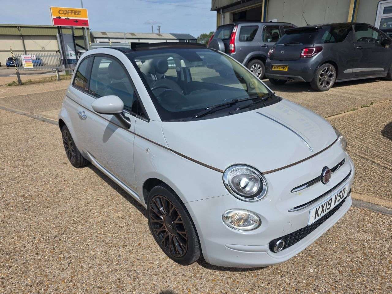 A 2019 FIAT 500 C COLLEZIONE A 2019 FIAT 500 C COLLEZIONE