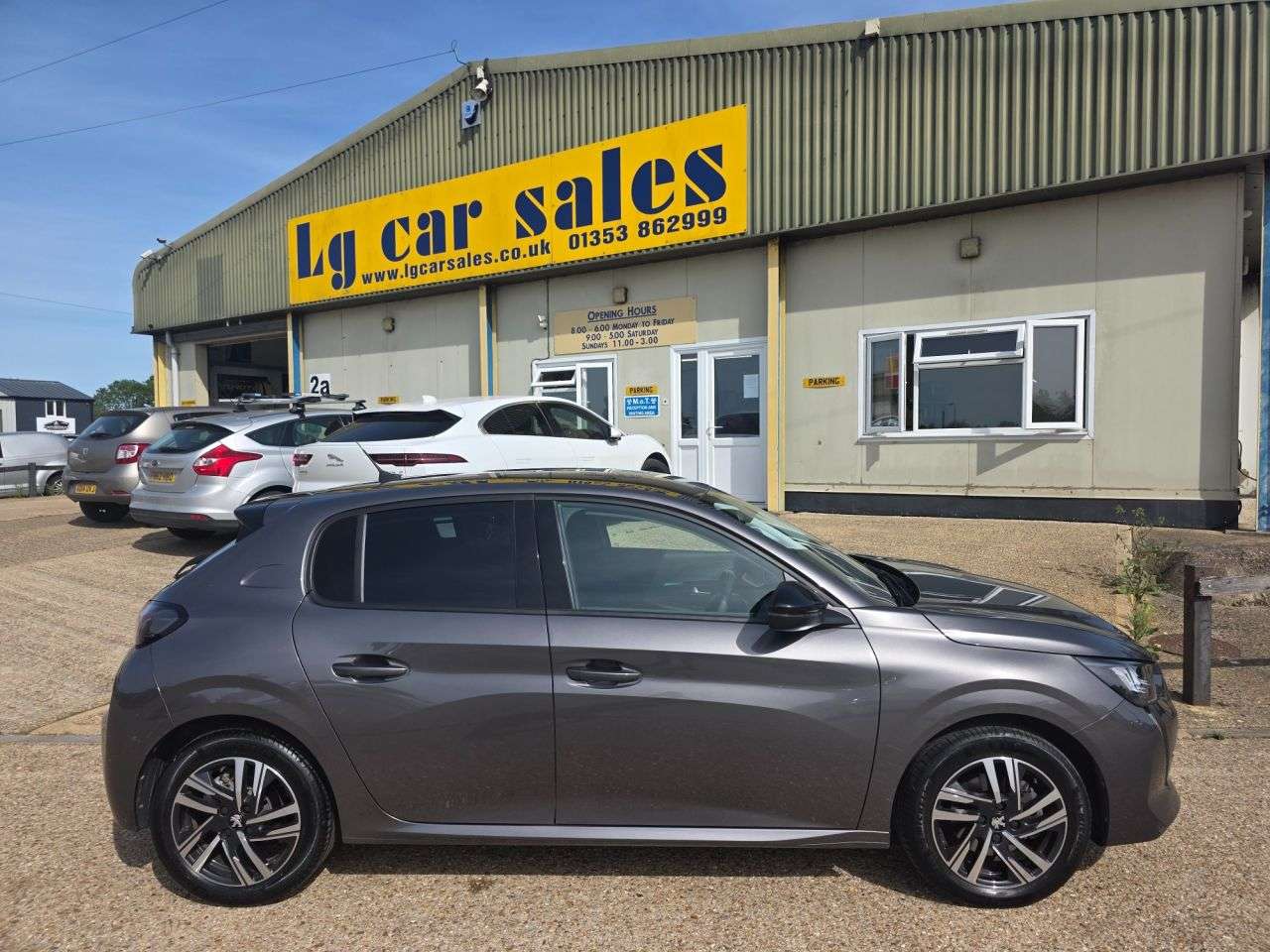 A 2022 PEUGEOT 208 1.2 PureTech Allure Premium Hatchback 5dr Petrol Manual Euro 6 (s/s) (100 p A 2022 PEUGEOT 208 1.2 PureTech Allure Premium Hatchback 5dr Petrol Manual Euro 6 (s/s) (100 p