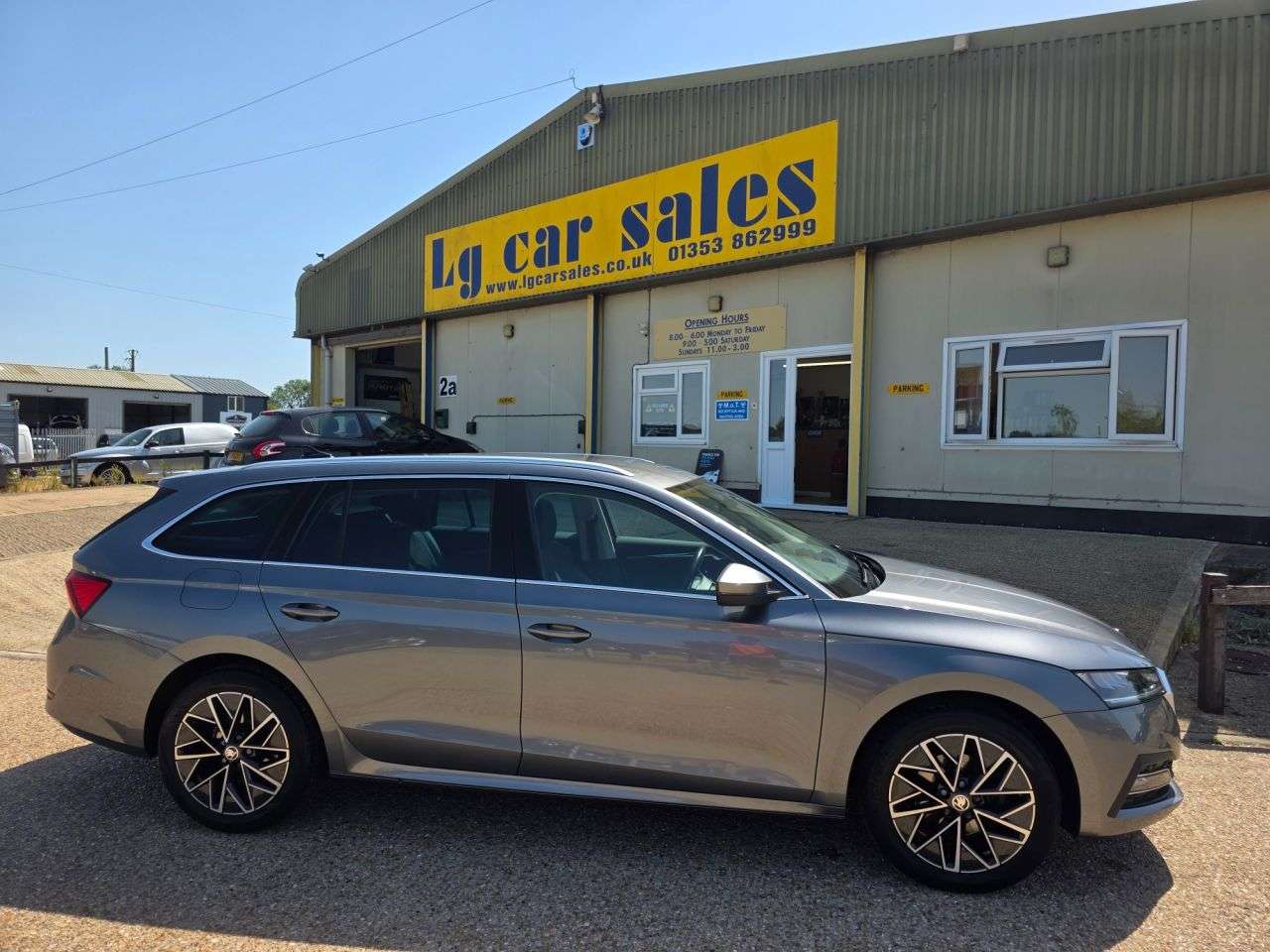 A 2023 SKODA OCTAVIA 1.5 TSI e-TEC MHEV SE L Estate 5dr Petrol Hybrid DSG Euro 6 (s/s) (150 ps) A 2023 SKODA OCTAVIA 1.5 TSI e-TEC MHEV SE L Estate 5dr Petrol Hybrid DSG Euro 6 (s/s) (150 ps)