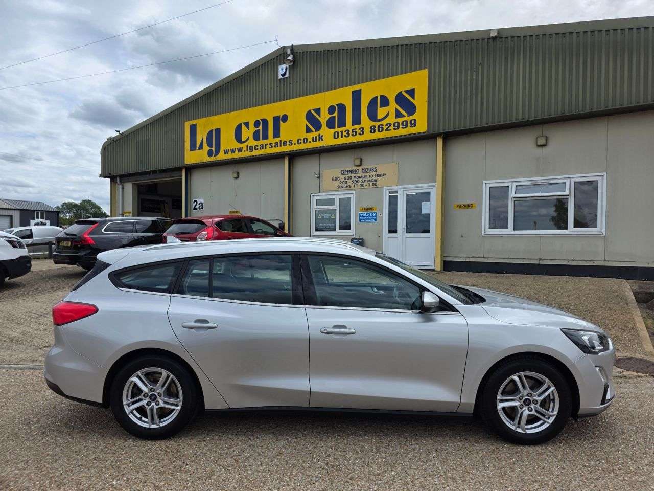 A 2020 FORD FOCUS 1.5 EcoBlue Zetec Estate 5dr Diesel Manual Euro 6 (s/s) (120 ps) A 2020 FORD FOCUS 1.5 EcoBlue Zetec Estate 5dr Diesel Manual Euro 6 (s/s) (120 ps)