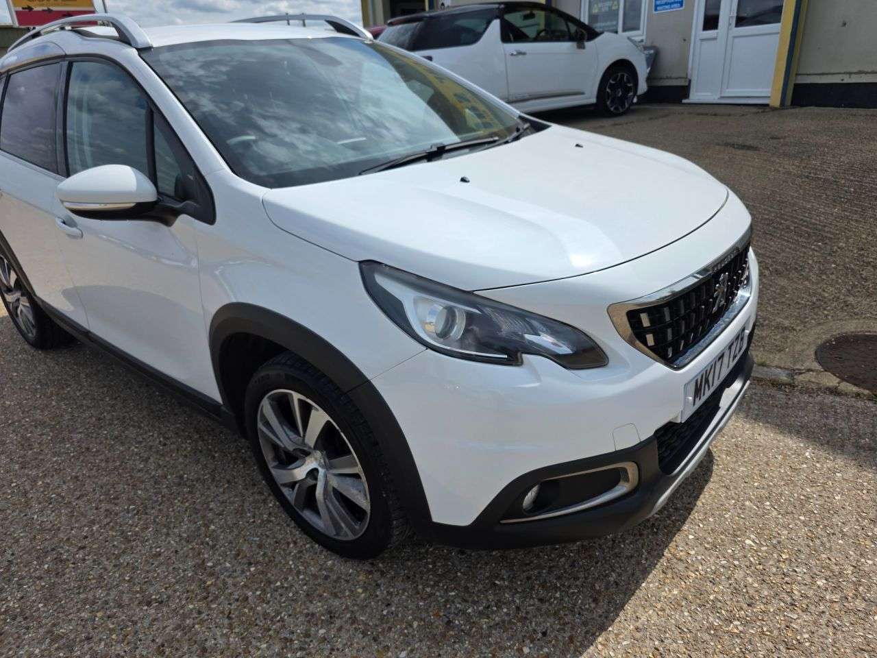 A 2017 PEUGEOT 2008 1.2 PureTech Allure SUV 5dr Petrol EAT Euro 6 (s/s) (110 ps) A 2017 PEUGEOT 2008 1.2 PureTech Allure SUV 5dr Petrol EAT Euro 6 (s/s) (110 ps)