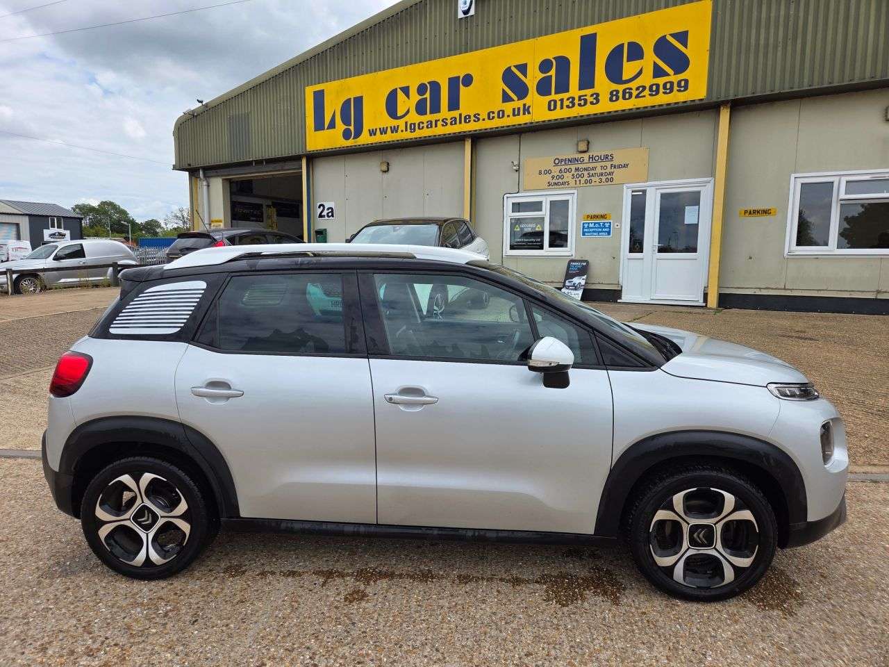 A 2018 CITROEN C3 AIRCROSS 1.2 PureTech Flair SUV 5dr Petrol Manual 6 Spd Euro 6 (s/s) (110 ps) A 2018 CITROEN C3 AIRCROSS 1.2 PureTech Flair SUV 5dr Petrol Manual 6 Spd Euro 6 (s/s) (110 ps)