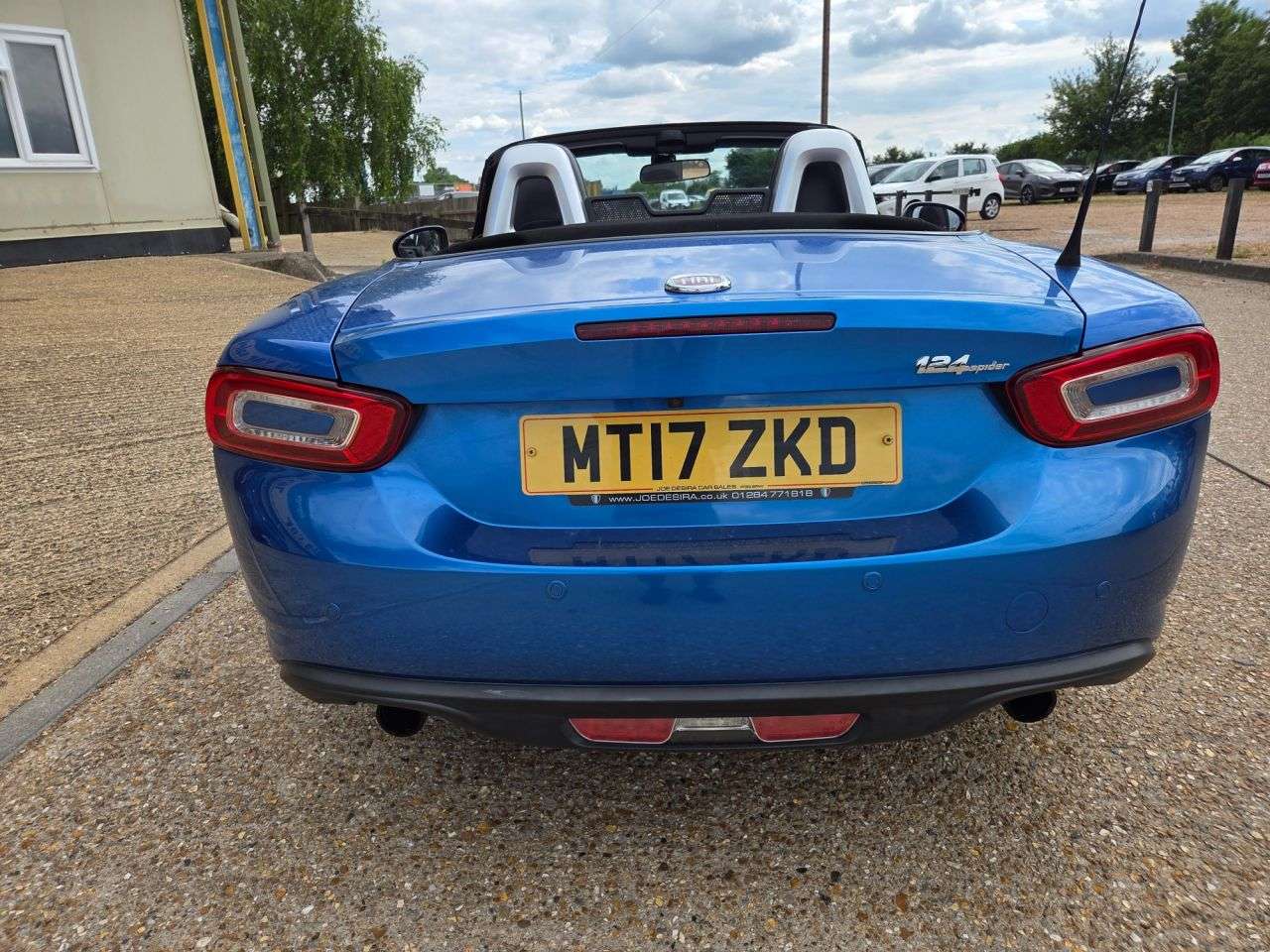 2017 FIAT 124 SPIDER 2017 FIAT 124 SPIDER