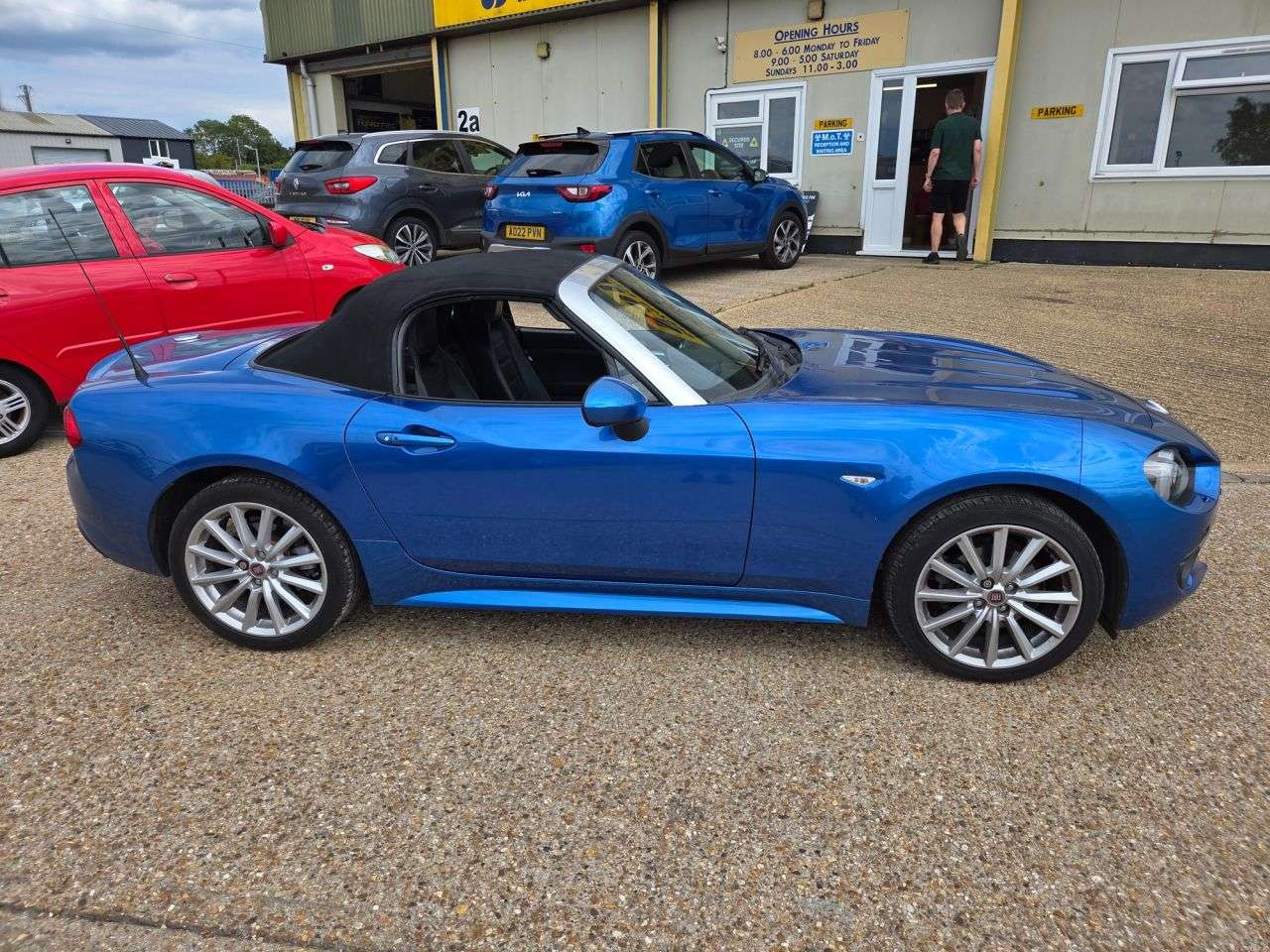 2017 FIAT 124 SPIDER 2017 FIAT 124 SPIDER