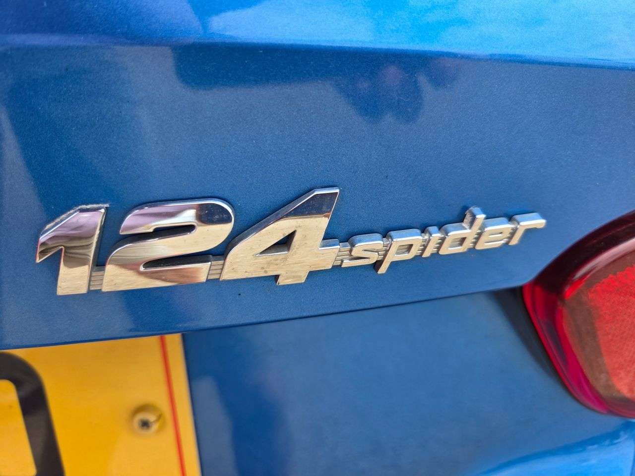 2017 FIAT 124 SPIDER 2017 FIAT 124 SPIDER