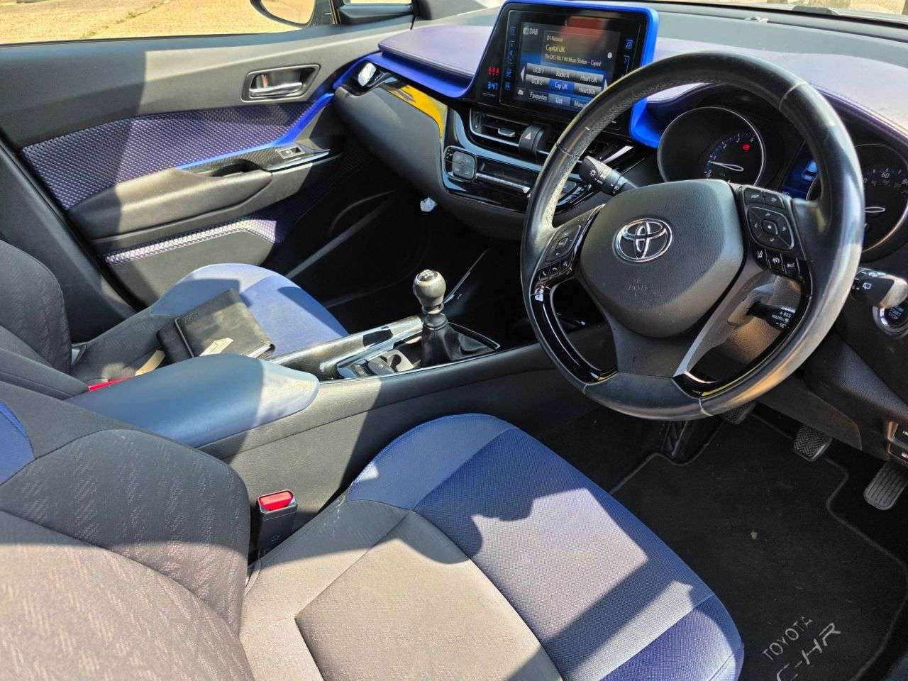 A 2017 TOYOTA C-HR 1.2 VVT-i Dynamic SUV 5dr Petrol Manual Euro 6 (s/s) (115 ps) A 2017 TOYOTA C-HR 1.2 VVT-i Dynamic SUV 5dr Petrol Manual Euro 6 (s/s) (115 ps)