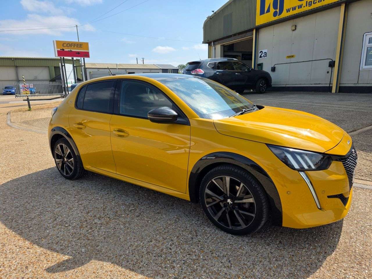2021 PEUGEOT 208 2021 PEUGEOT 208
