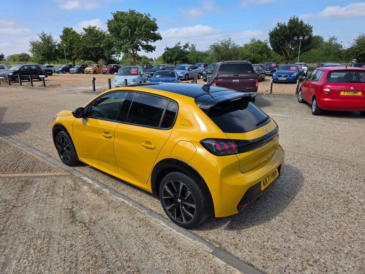 2021 PEUGEOT 208 2021 PEUGEOT 208