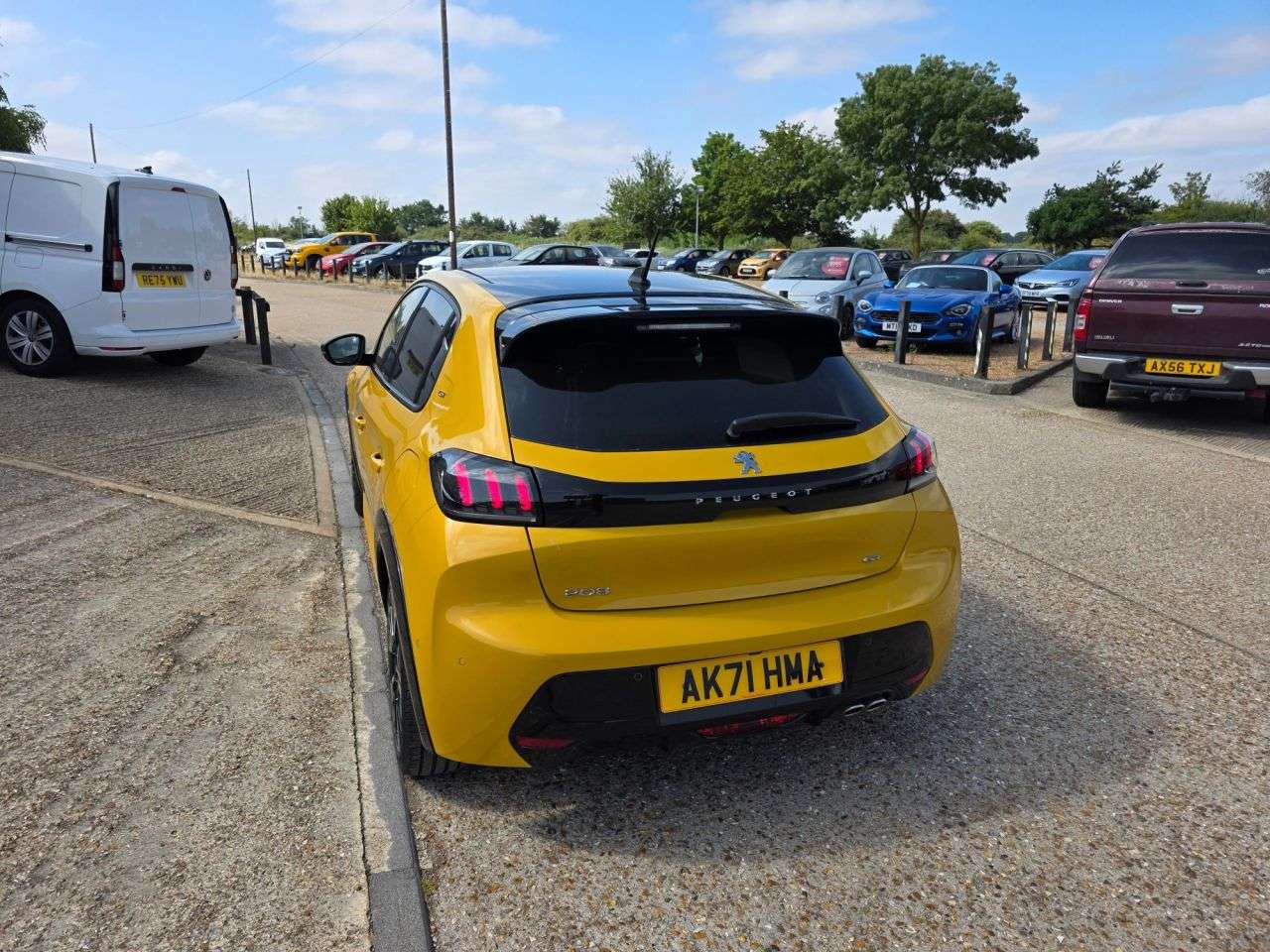 2021 PEUGEOT 208 2021 PEUGEOT 208