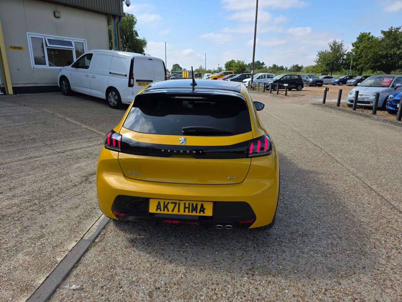 2021 PEUGEOT 208 2021 PEUGEOT 208