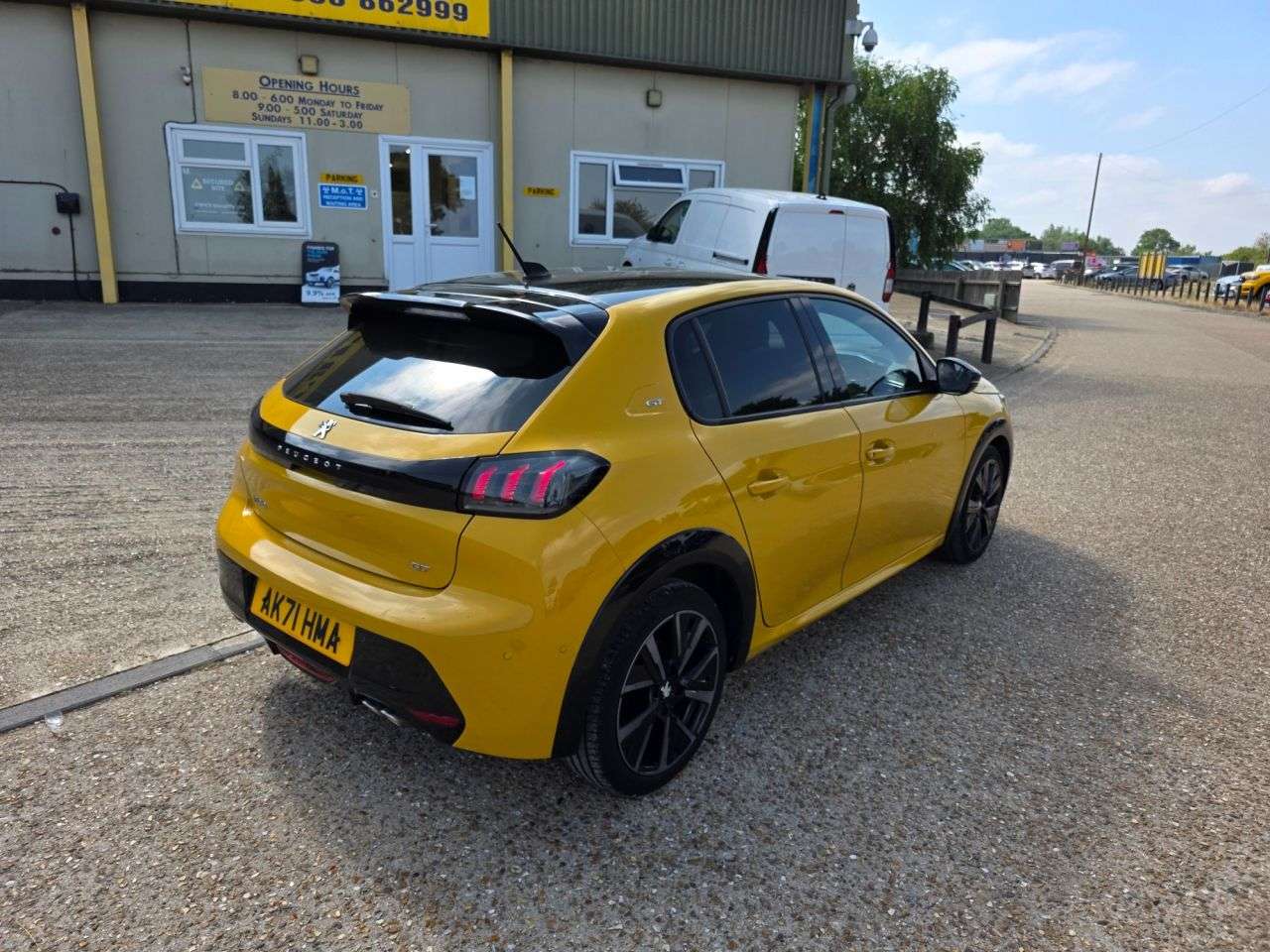 2021 PEUGEOT 208 2021 PEUGEOT 208