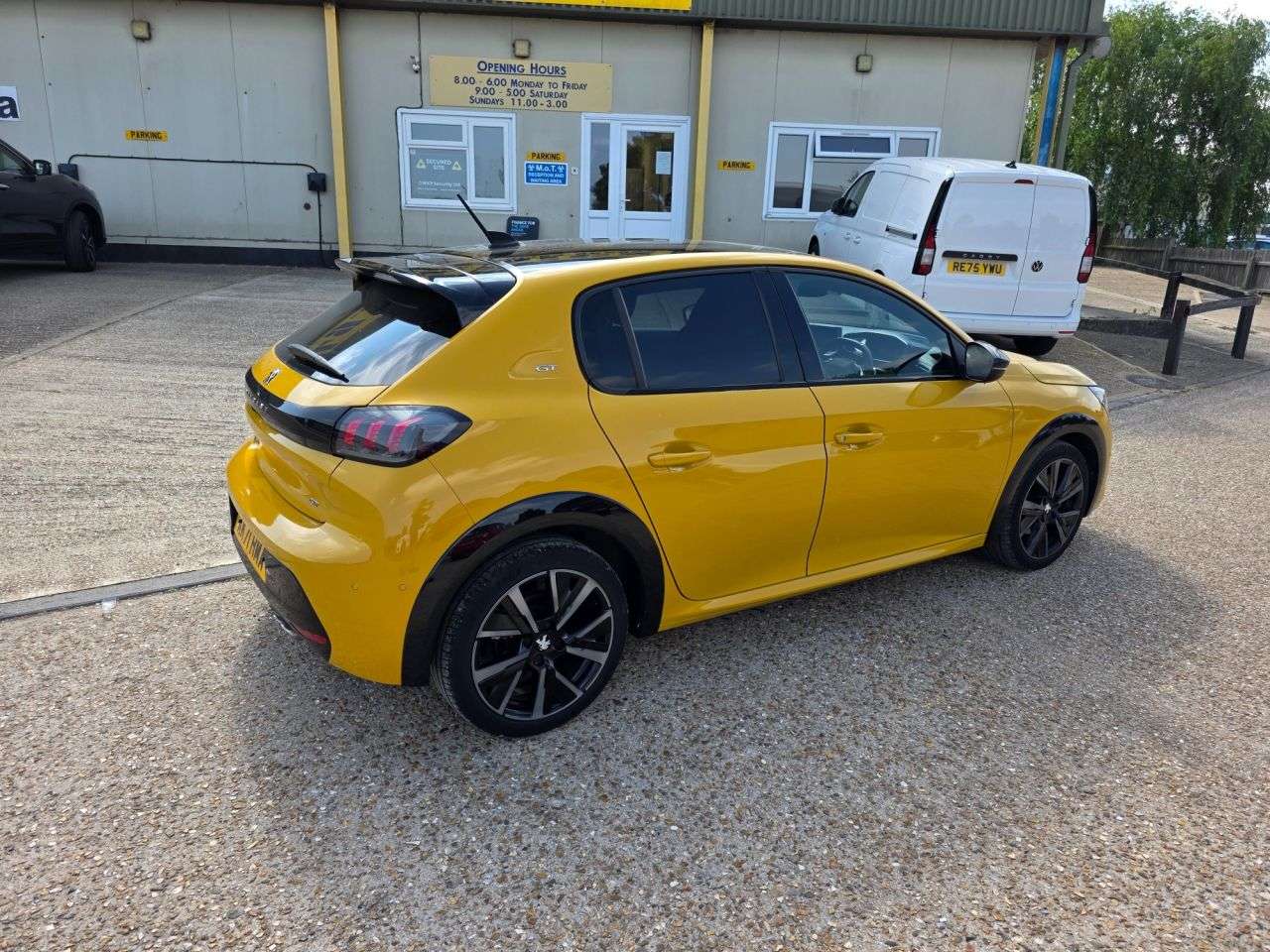 2021 PEUGEOT 208 2021 PEUGEOT 208