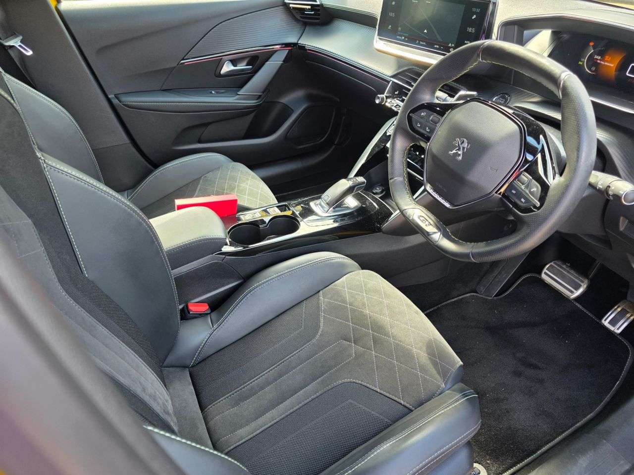 2021 PEUGEOT 208 2021 PEUGEOT 208
