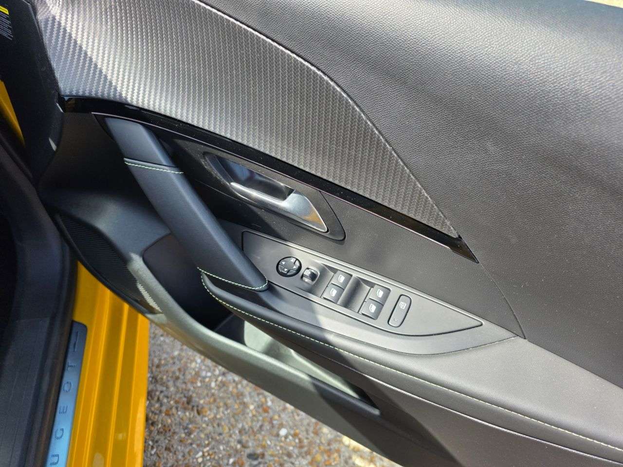 2021 PEUGEOT 208 2021 PEUGEOT 208