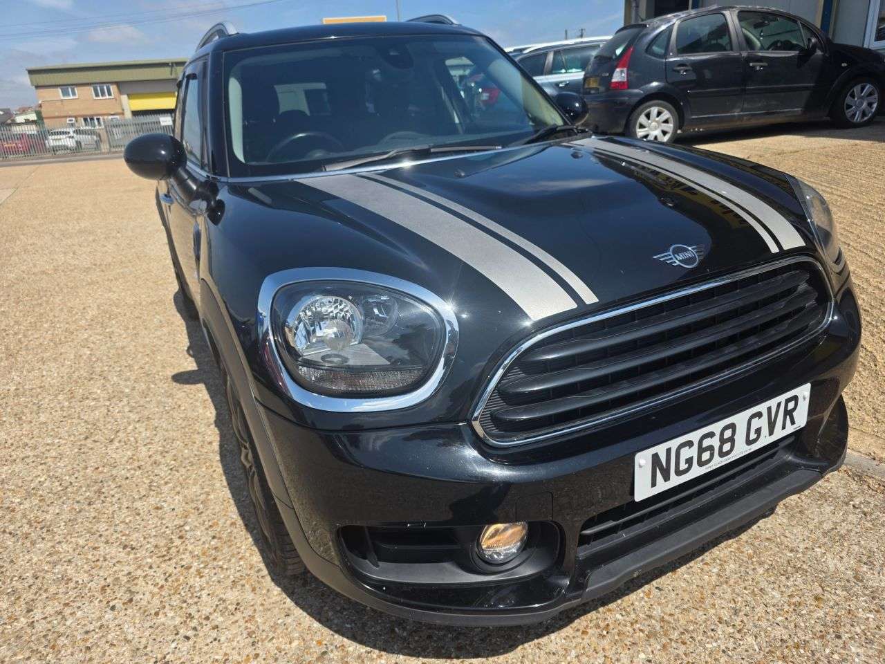 A 2019 MINI COUNTRYMAN 1.5 Cooper Classic SUV 5dr Petrol Manual Euro 6 (s/s) (136 ps) A 2019 MINI COUNTRYMAN 1.5 Cooper Classic SUV 5dr Petrol Manual Euro 6 (s/s) (136 ps)