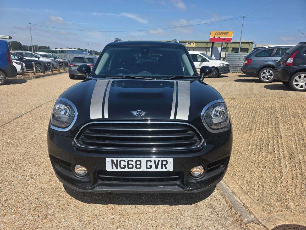 A 2019 MINI COUNTRYMAN 1.5 Cooper Classic SUV 5dr Petrol Manual Euro 6 (s/s) (136 ps) A 2019 MINI COUNTRYMAN 1.5 Cooper Classic SUV 5dr Petrol Manual Euro 6 (s/s) (136 ps)