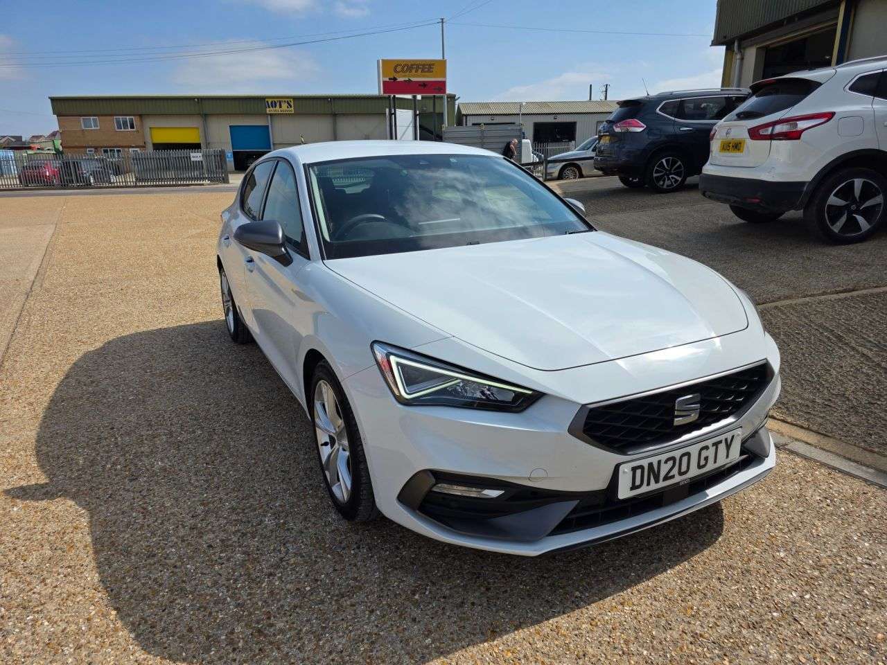 A 2020 SEAT LEON 1.5 TSI EVO FR Hatchback 5dr Petrol Manual Euro 6 (s/s) (130 ps) A 2020 SEAT LEON 1.5 TSI EVO FR Hatchback 5dr Petrol Manual Euro 6 (s/s) (130 ps)