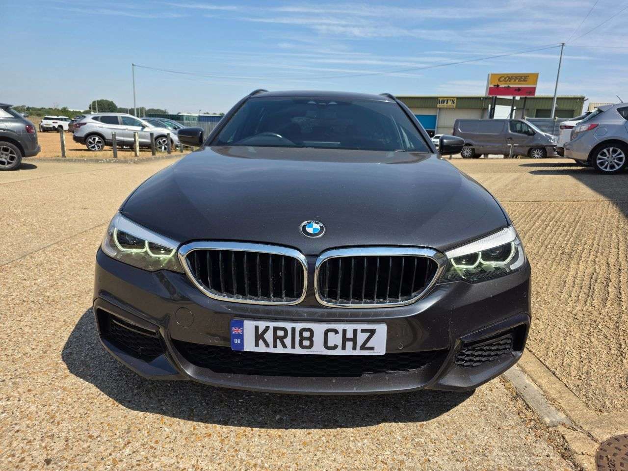 A 2018 BMW 5 SERIES 2.0 520i M Sport Touring 5dr Petrol Auto Euro 6 (s/s) (184 ps) A 2018 BMW 5 SERIES 2.0 520i M Sport Touring 5dr Petrol Auto Euro 6 (s/s) (184 ps)