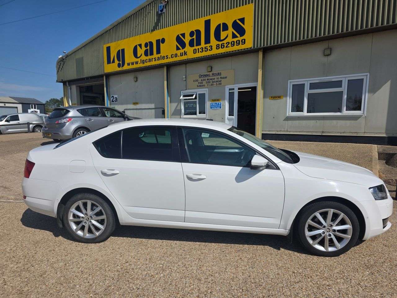 A 2016 SKODA OCTAVIA 1.4 TSI SE L Hatchback 5dr Petrol DSG Euro 6 (s/s) (150 ps) A 2016 SKODA OCTAVIA 1.4 TSI SE L Hatchback 5dr Petrol DSG Euro 6 (s/s) (150 ps)