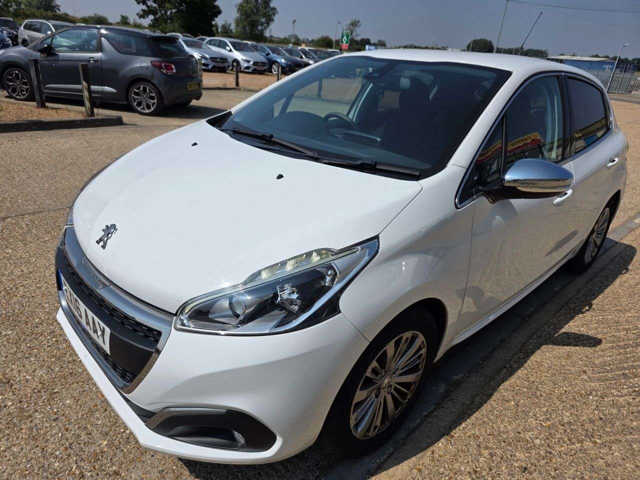 A 2016 PEUGEOT 208 1.2 PureTech Allure Hatchback 5dr Petrol Manual Euro 6 (82 ps) A 2016 PEUGEOT 208 1.2 PureTech Allure Hatchback 5dr Petrol Manual Euro 6 (82 ps)