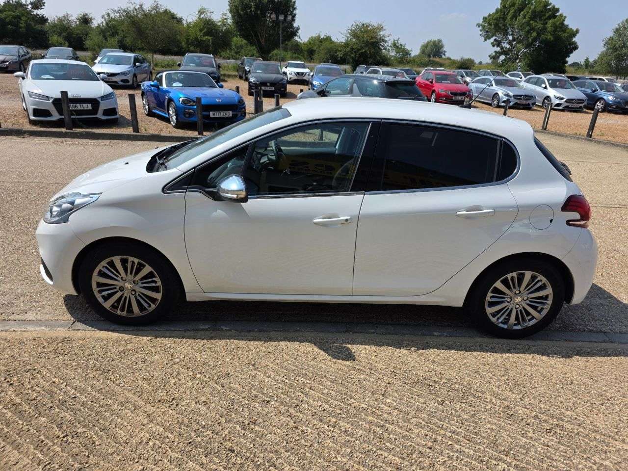 2016 PEUGEOT 208 2016 PEUGEOT 208