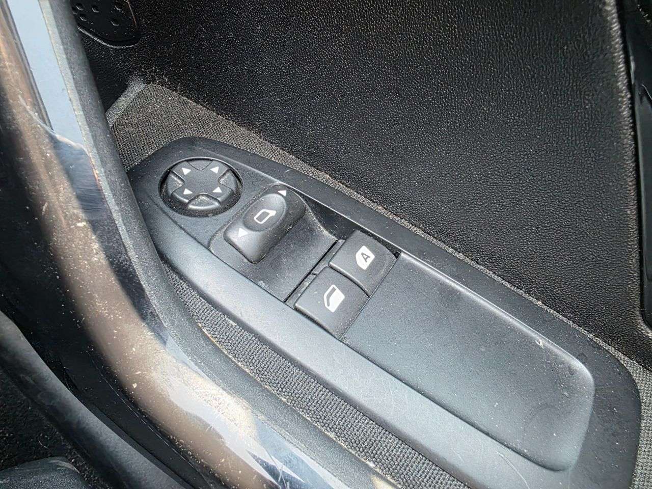 2016 PEUGEOT 208 2016 PEUGEOT 208
