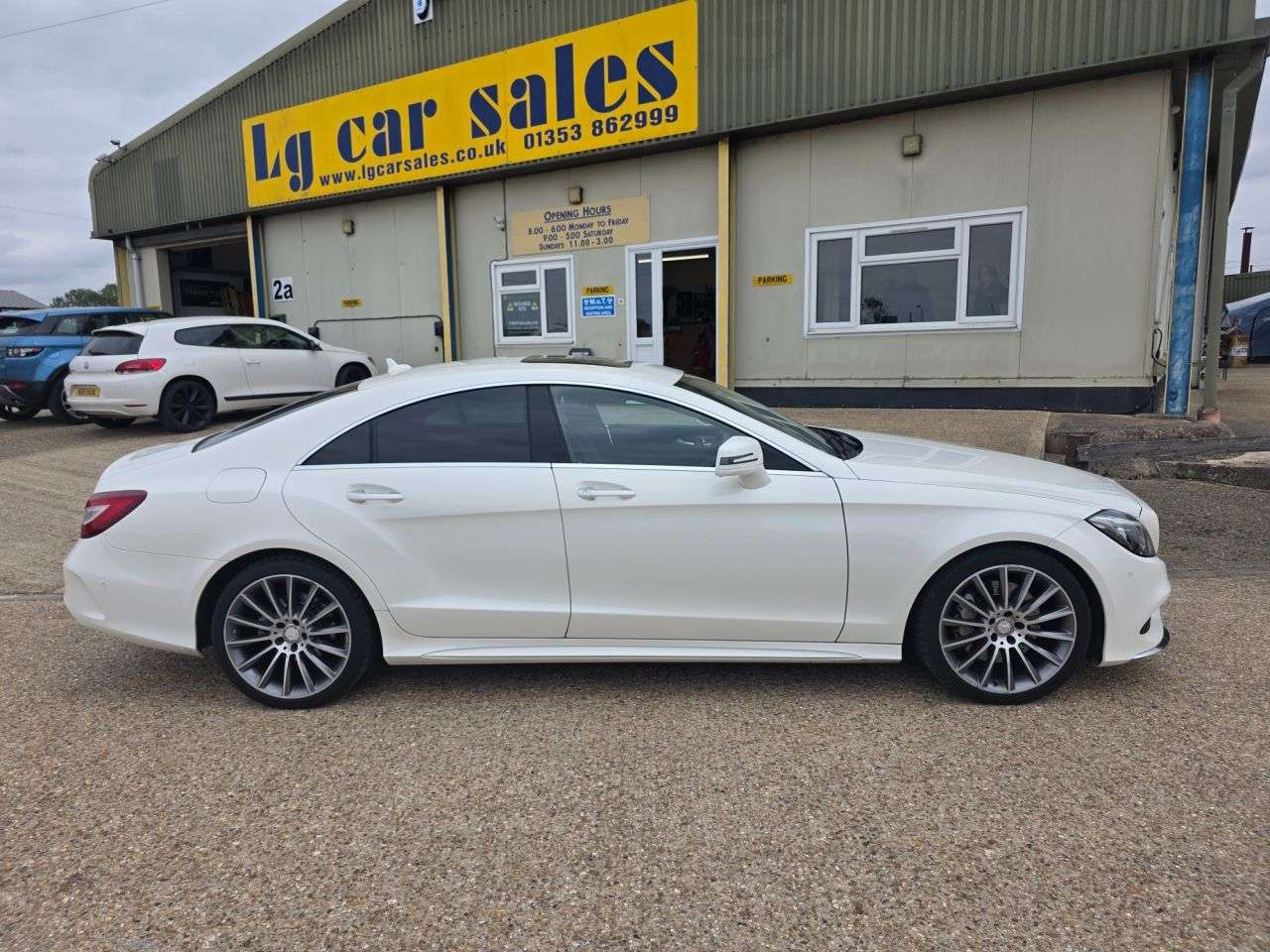 A 2016 MERCEDES-BENZ CLS 3.0 CLS350d V6 AMG Line (Premium Plus) Coupe 4dr Diesel G-Tronic+ Euro 6 (s A 2016 MERCEDES-BENZ CLS 3.0 CLS350d V6 AMG Line (Premium Plus) Coupe 4dr Diesel G-Tronic+ Euro 6 (s