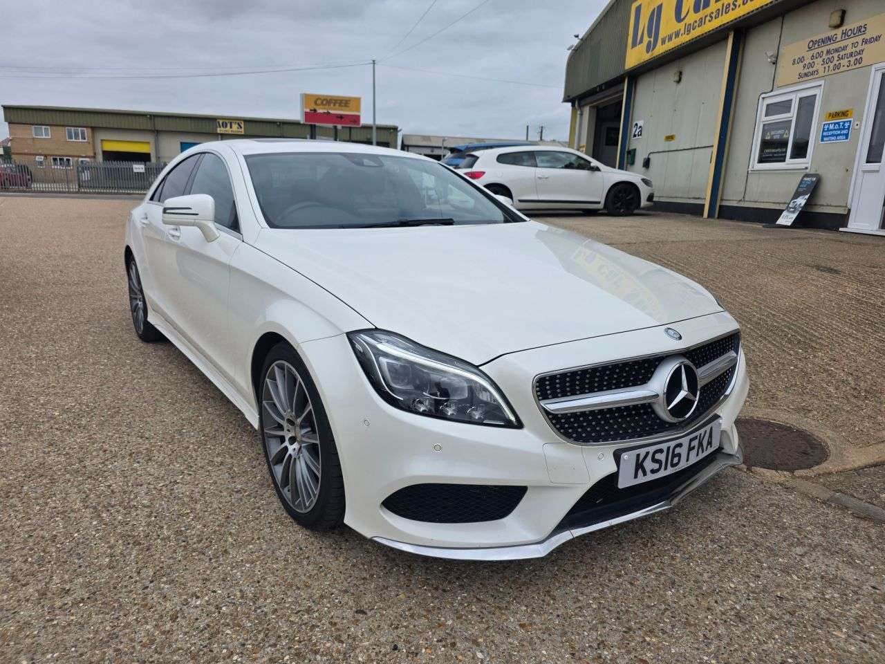 A 2016 MERCEDES-BENZ CLS 3.0 CLS350d V6 AMG Line (Premium Plus) Coupe 4dr Diesel G-Tronic+ Euro 6 (s A 2016 MERCEDES-BENZ CLS 3.0 CLS350d V6 AMG Line (Premium Plus) Coupe 4dr Diesel G-Tronic+ Euro 6 (s