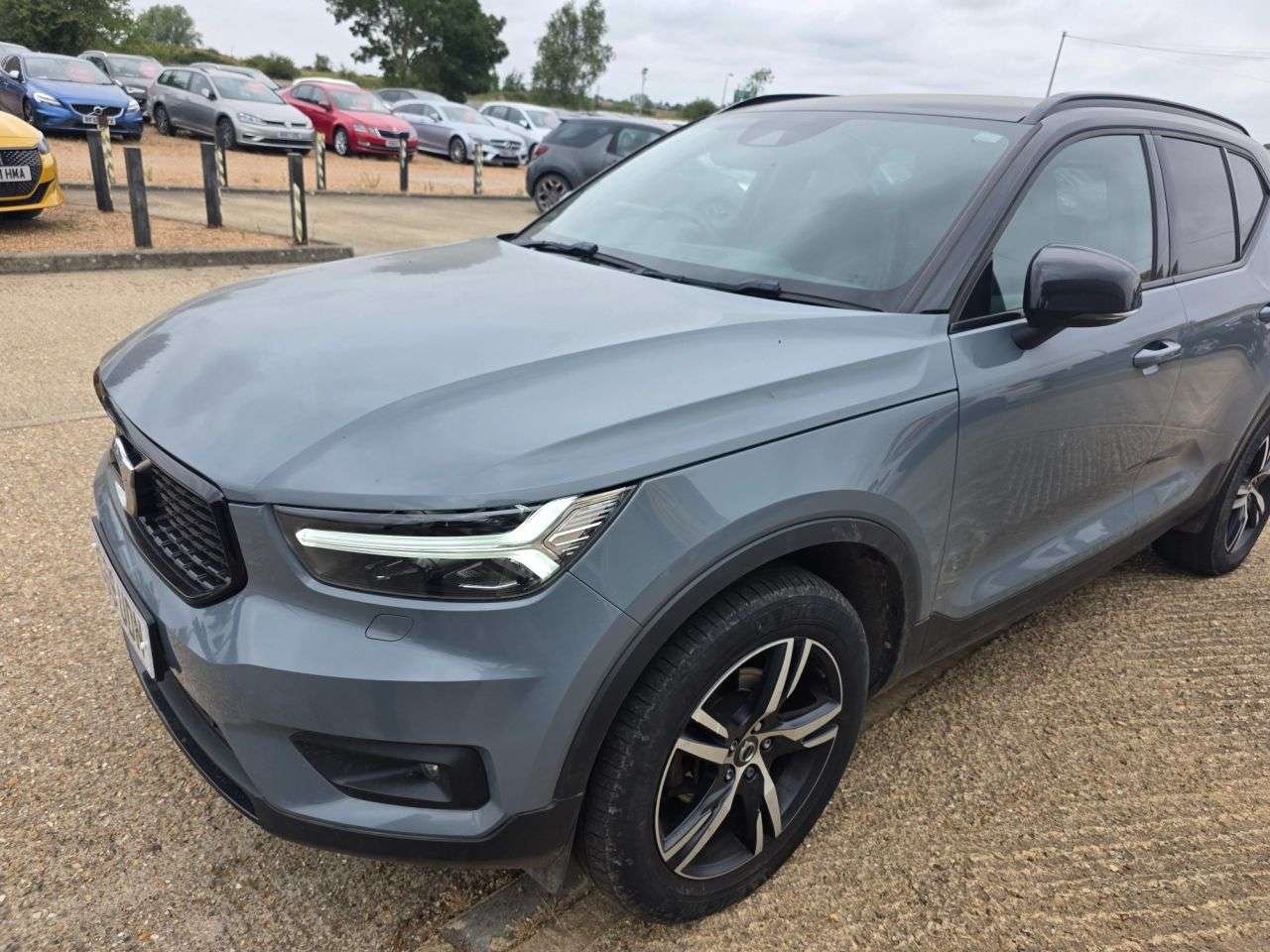 A 2019 VOLVO XC40 1.5 T3 R-Design SUV 5dr Petrol Manual Euro 6 (s/s) (163 ps) A 2019 VOLVO XC40 1.5 T3 R-Design SUV 5dr Petrol Manual Euro 6 (s/s) (163 ps)