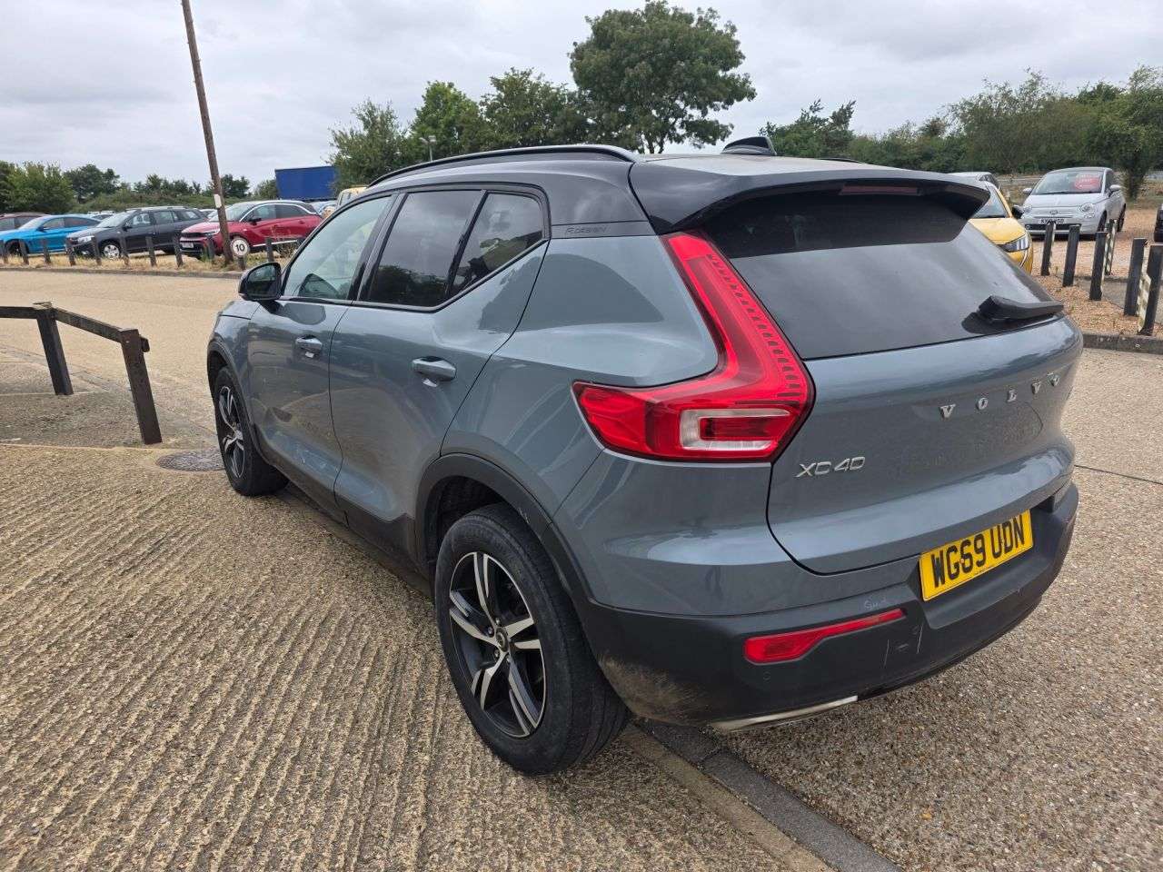 2019 VOLVO XC40 2019 VOLVO XC40