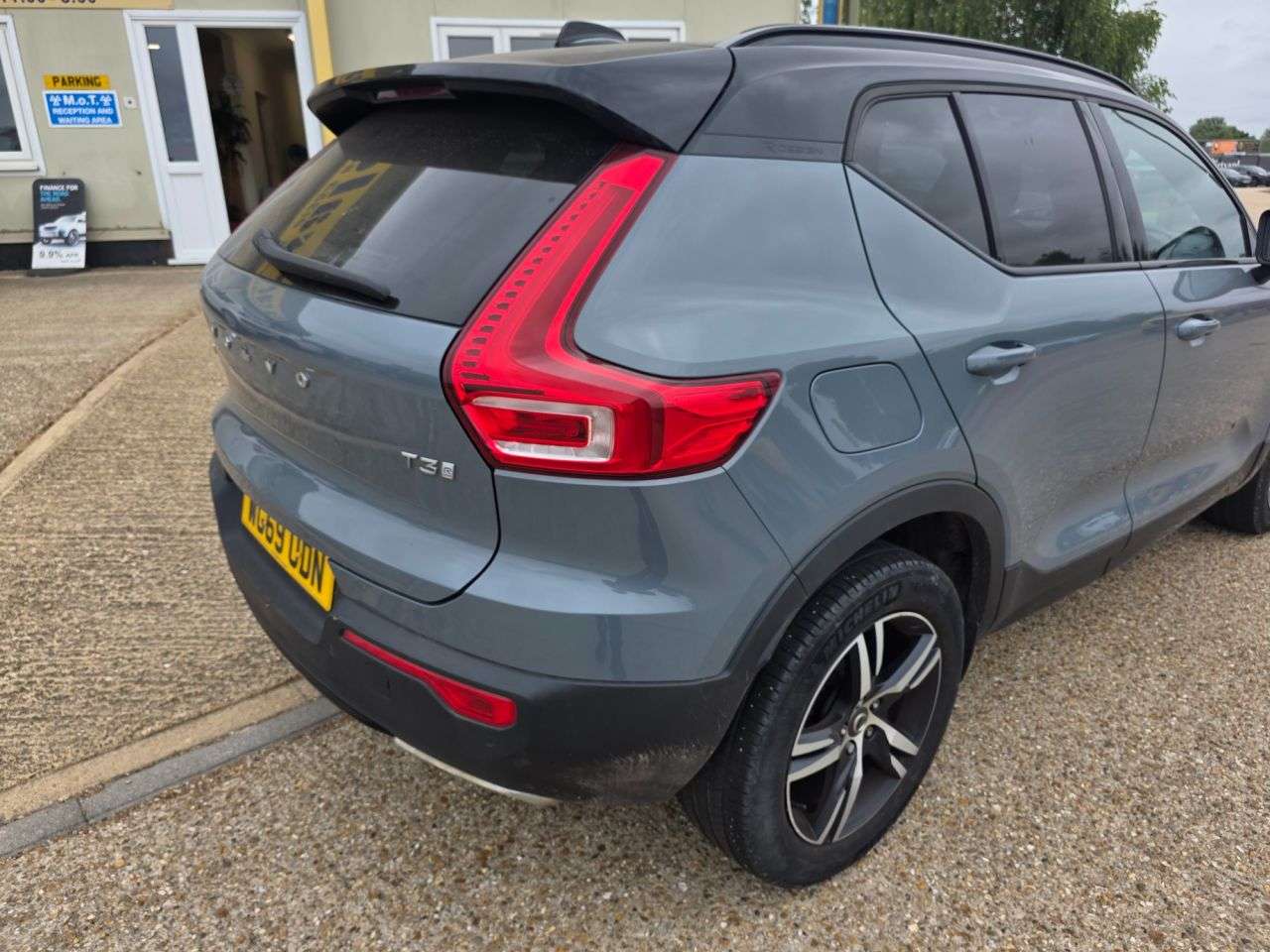 2019 VOLVO XC40 2019 VOLVO XC40
