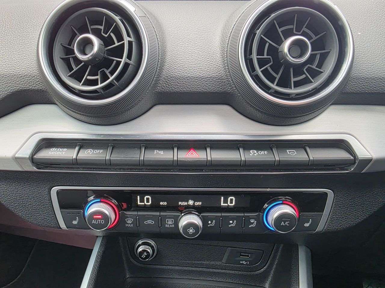 2018 AUDI Q2 2018 AUDI Q2