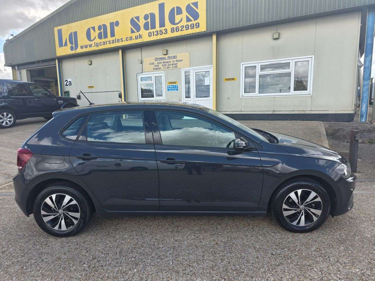 A 2019 VOLKSWAGEN POLO 1.0 EVO SE Hatchback 5dr Petrol Manual Euro 6 (s/s) (65 ps) A 2019 VOLKSWAGEN POLO 1.0 EVO SE Hatchback 5dr Petrol Manual Euro 6 (s/s) (65 ps)