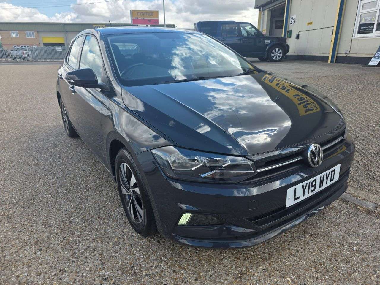 A 2019 VOLKSWAGEN POLO 1.0 EVO SE Hatchback 5dr Petrol Manual Euro 6 (s/s) (65 ps) A 2019 VOLKSWAGEN POLO 1.0 EVO SE Hatchback 5dr Petrol Manual Euro 6 (s/s) (65 ps)